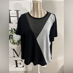 Emery Rose Colorblock Short Sleeve Tee in Black and Light Gray
